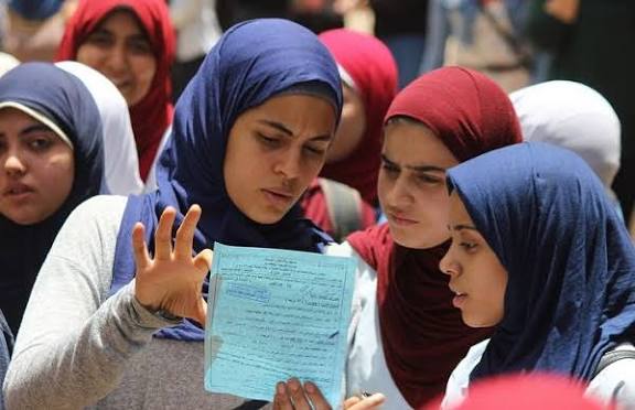 أسرة طالبة بالبحيرة تشكك في نتيجتها بالثانوية